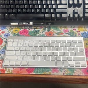 Apple Silver Wireless Keyboard